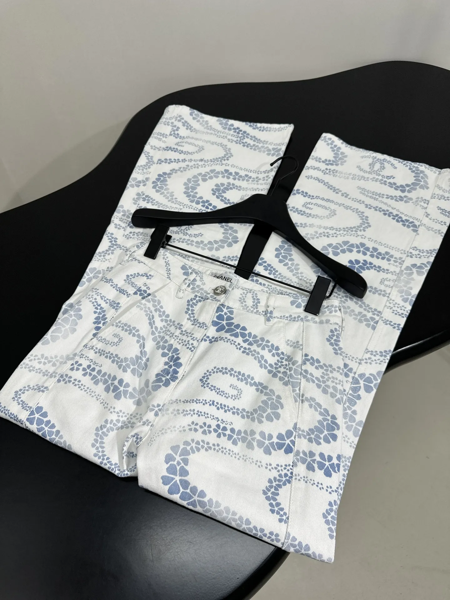 CHANEL 25coco beachリゾートマイクロラッパカウボーイパンツライトブルー - 画像 (10)