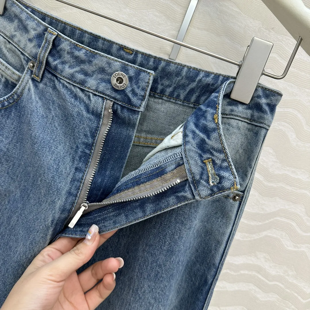 Loeweブランド洗水ブルーデニムワイドパンツ - 画像 (5)