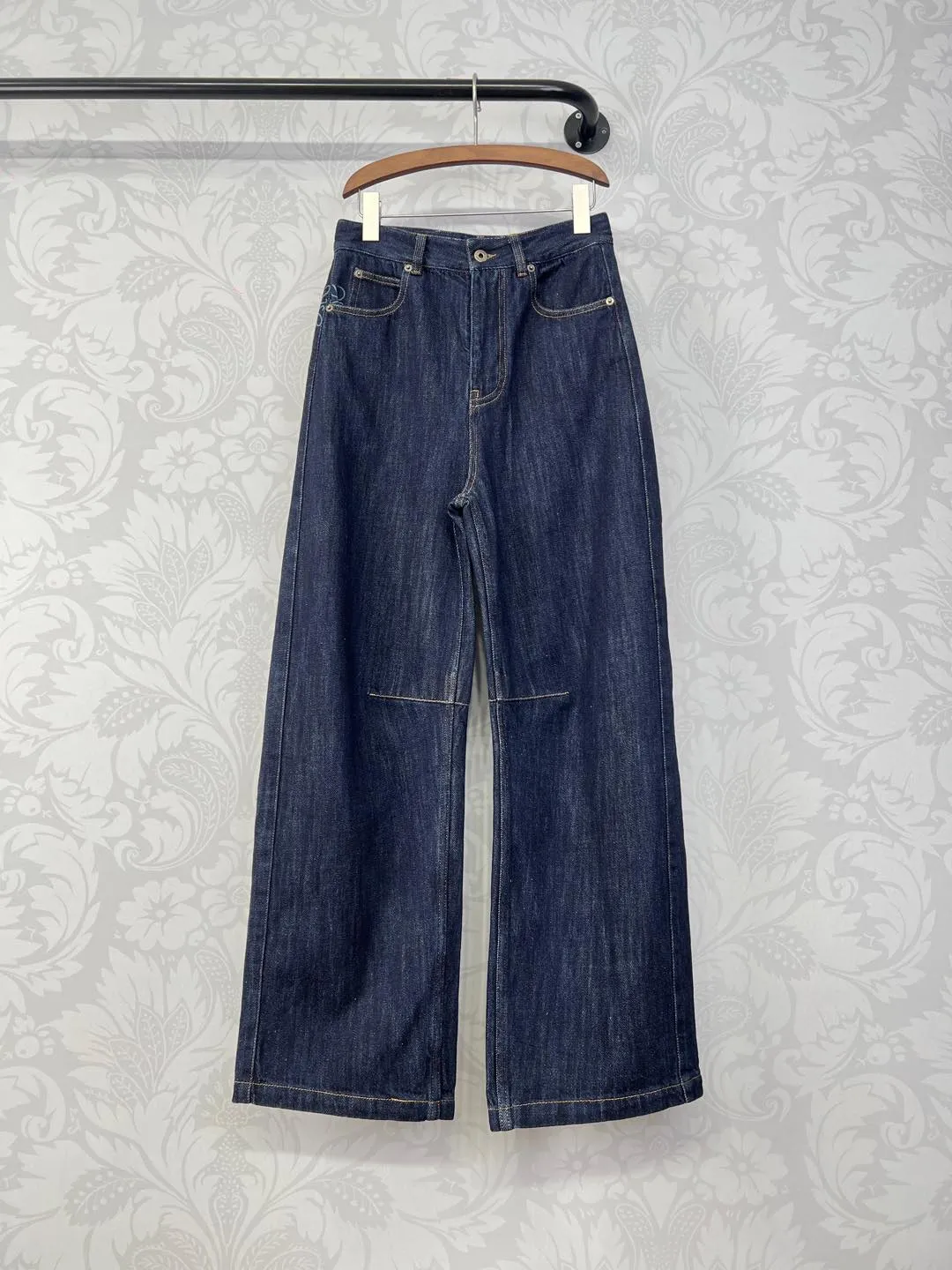 Loewe カマ型デニムパンツ ダークブルー ワイド