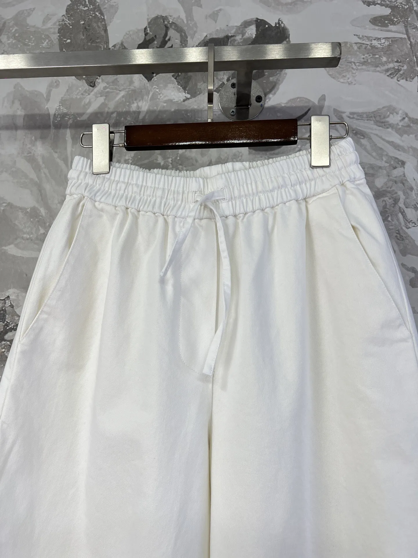 Loewe 白い口袋刺繍ワイドパンツ - 画像 (3)