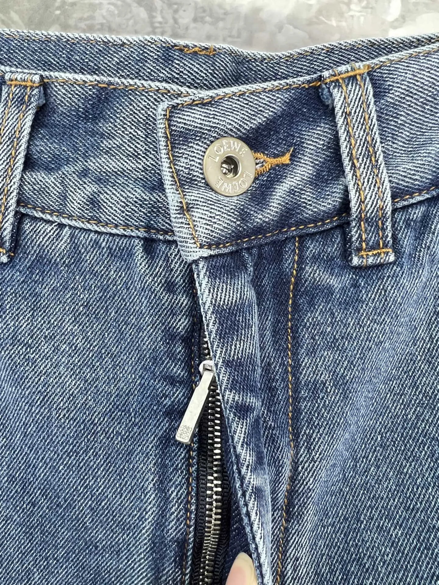 Loewe レーザーカットブルーデニムパンツ - 画像 (4)