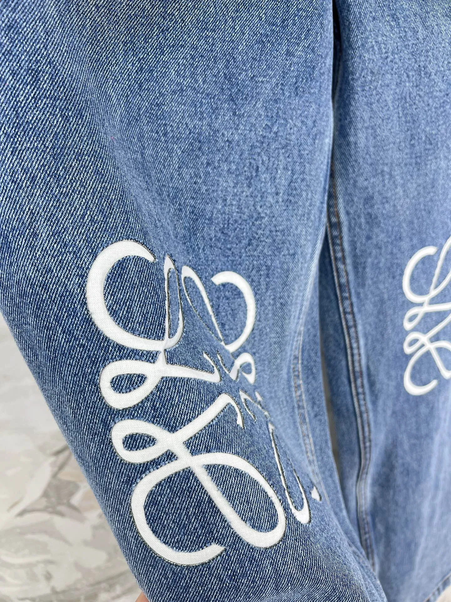 Loewe レーザーカットブルーデニムパンツ - 画像 (6)