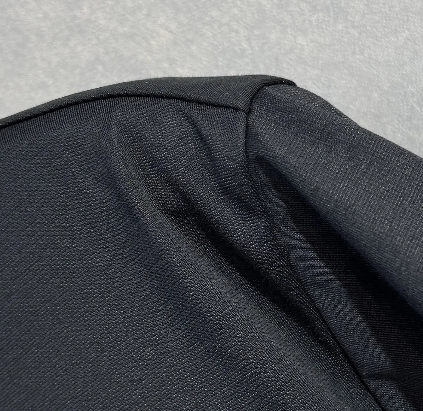 Christian Dior 黒色 シンプルデザインTシャツ - 画像 (8)