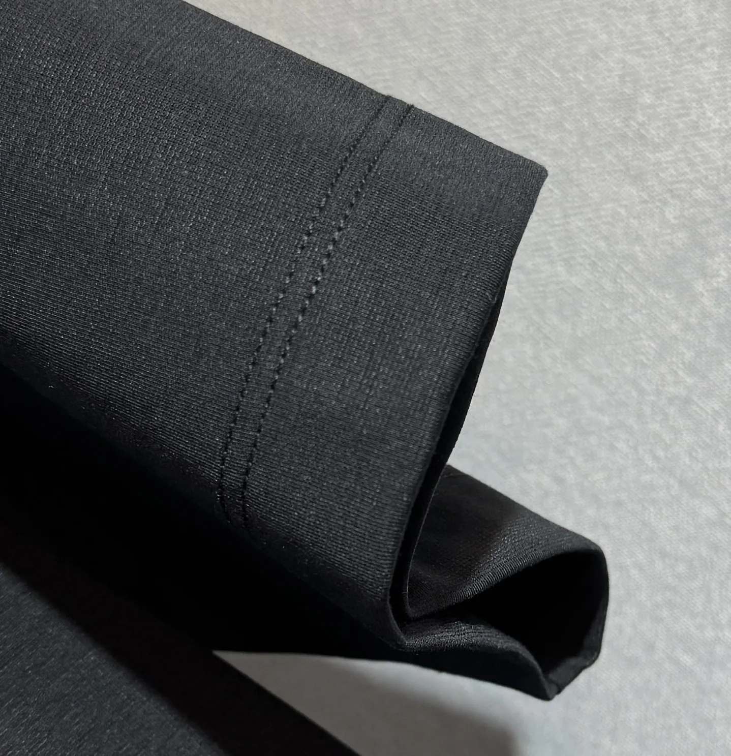 Christian Dior 黒色 シンプルデザインTシャツ - 画像 (9)