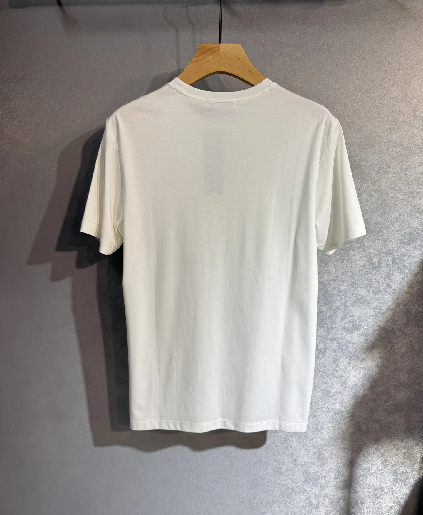 Christian Dior 白 Tシャツ 25SS新款 - 画像 (3)