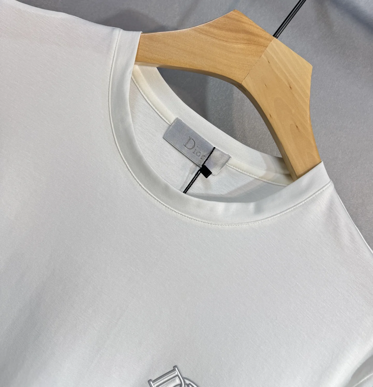 Christian Dior 白 Tシャツ 25SS新款 - 画像 (4)