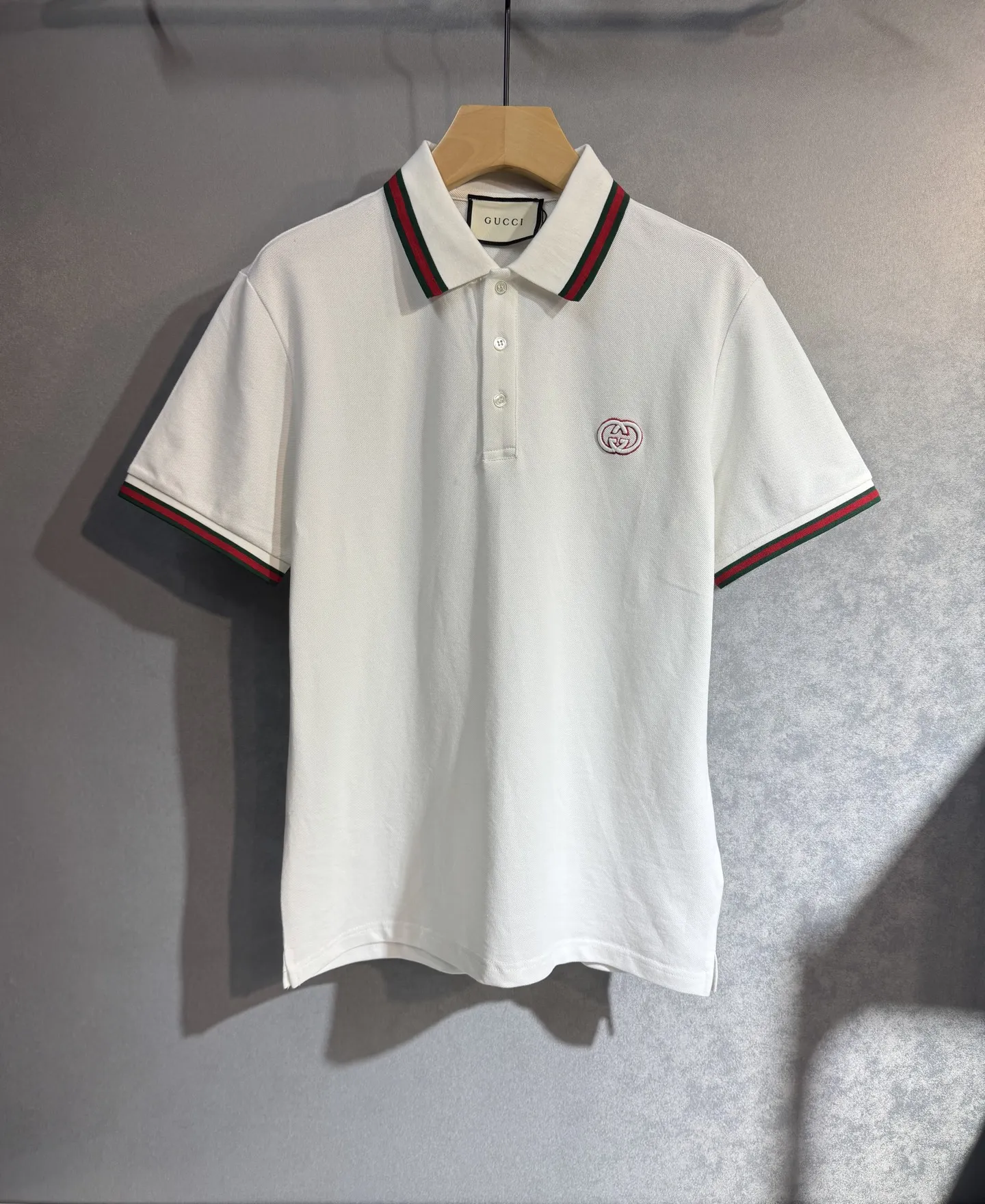 GUCCI 25SS新款ポロシャツ 白黒 簡潔スタイル