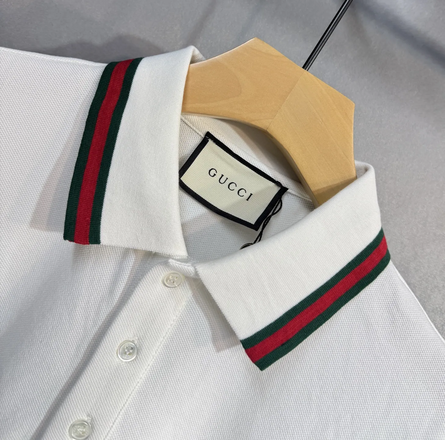 GUCCI 25SS新款ポロシャツ 白黒 簡潔スタイル - 画像 (4)