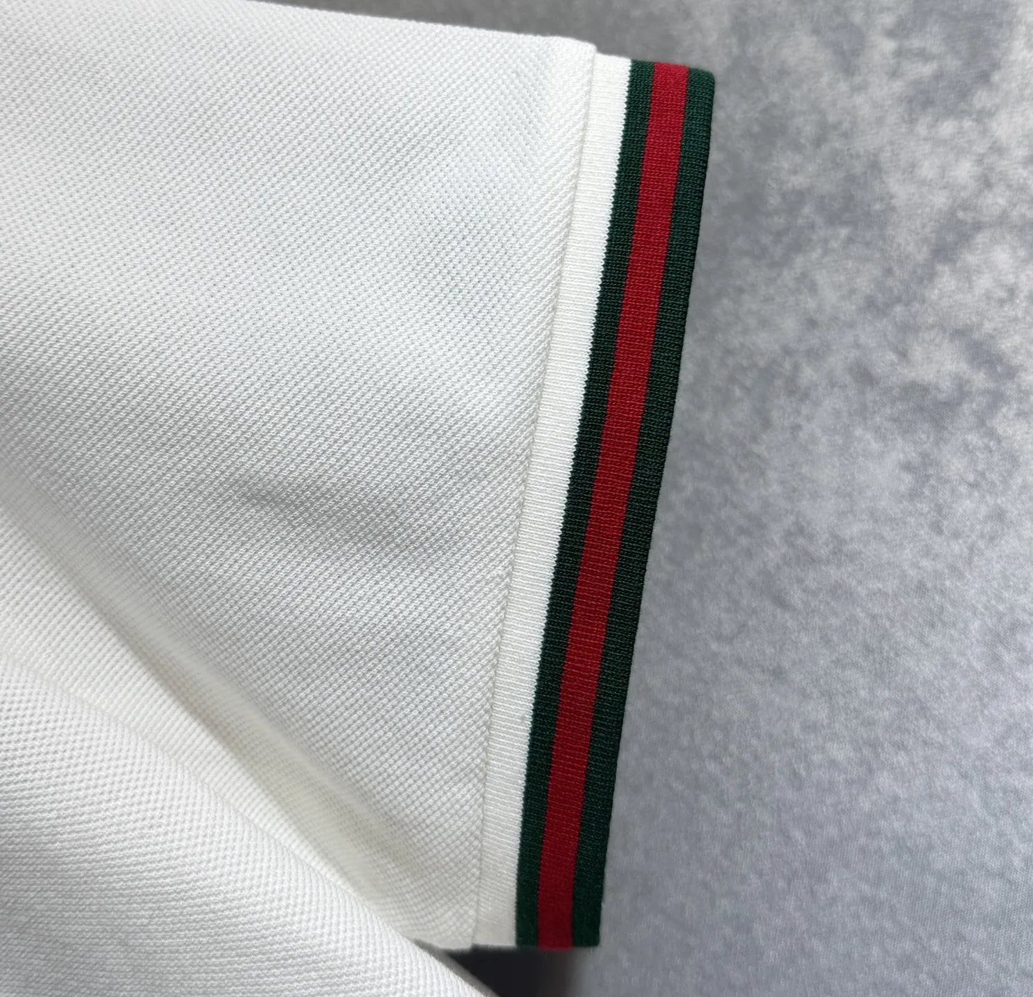 GUCCI 25SS新款ポロシャツ 白黒 簡潔スタイル - 画像 (6)