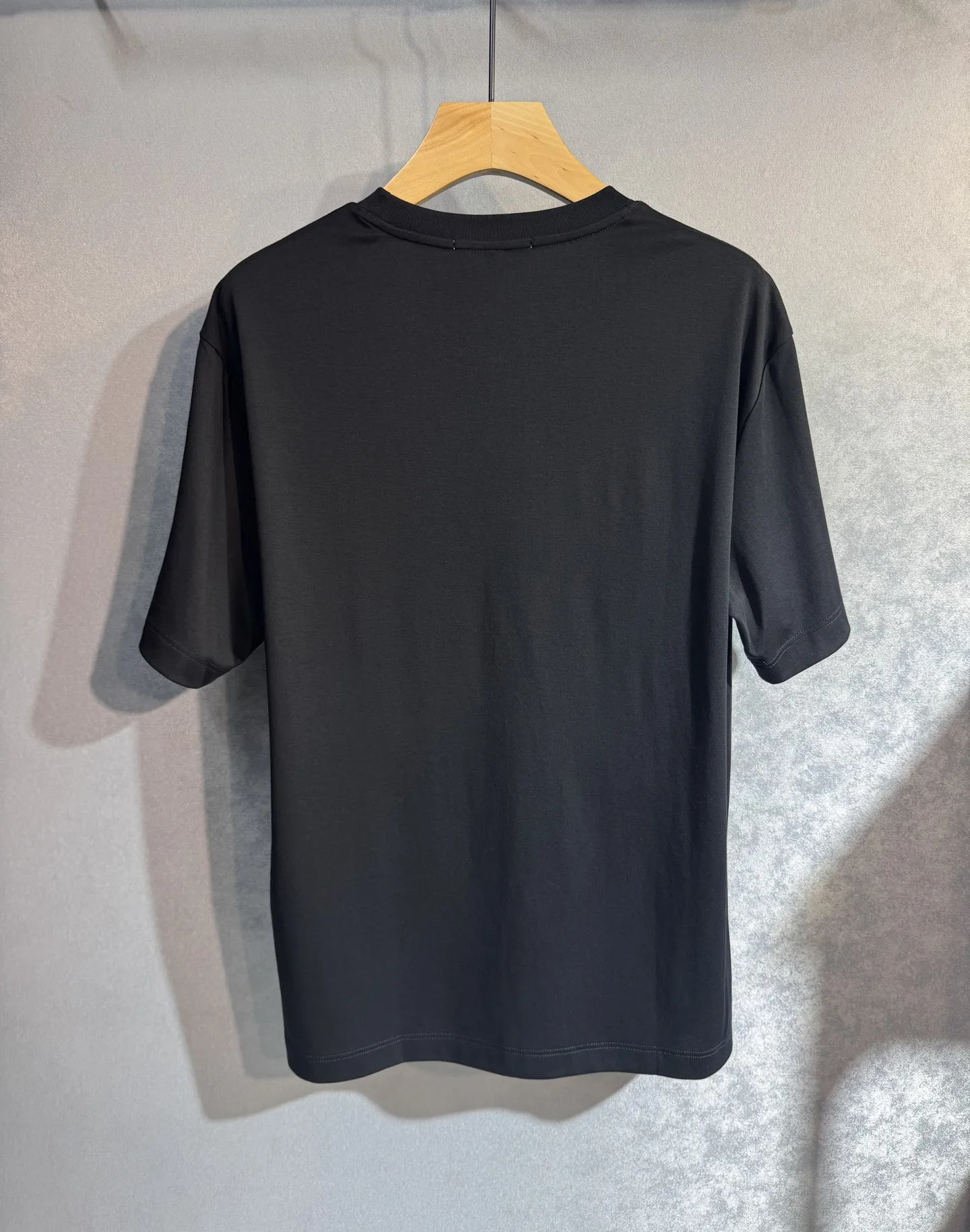 Christian Dior 黒色 シンプルTシャツ - 画像 (3)