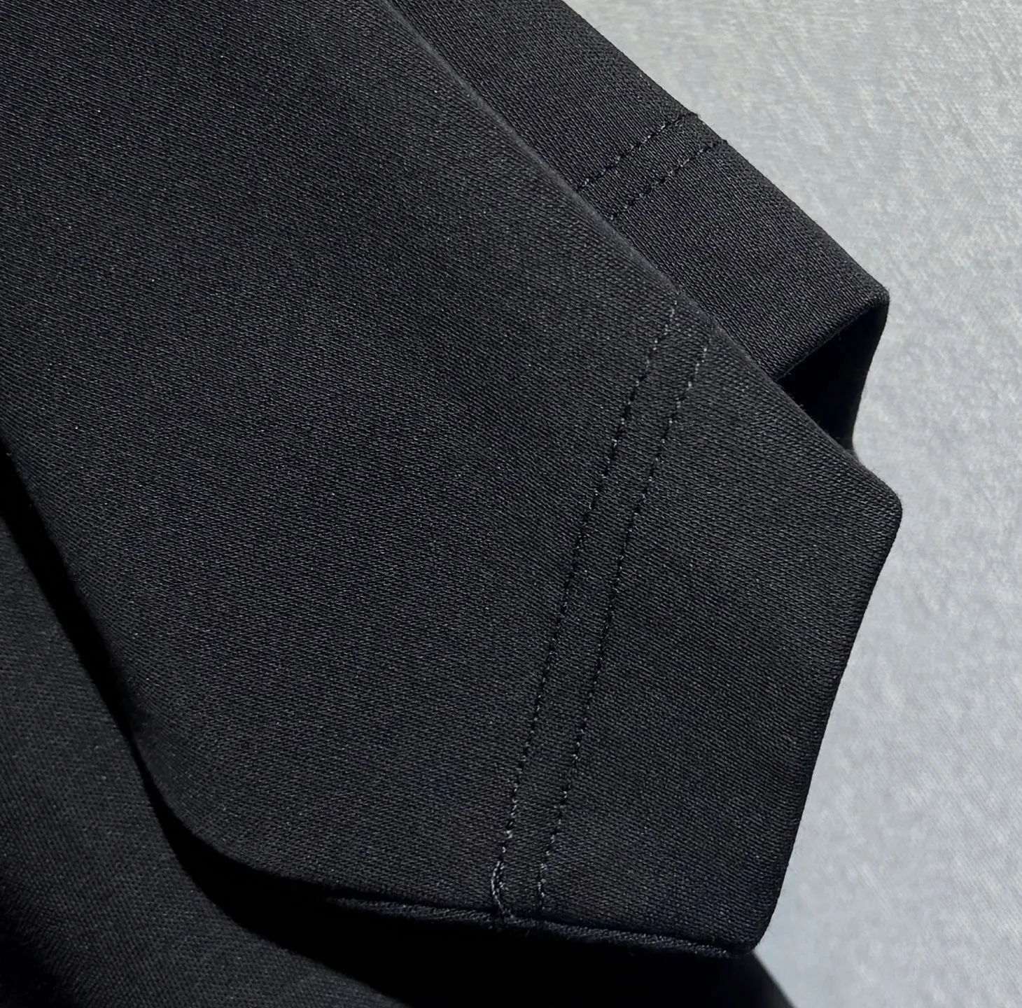 Christian Dior 黒色 シンプルTシャツ - 画像 (10)