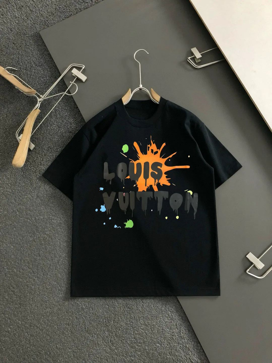 LOUIS VUITTON 白 グラフィックTシャツ - 画像 (6)