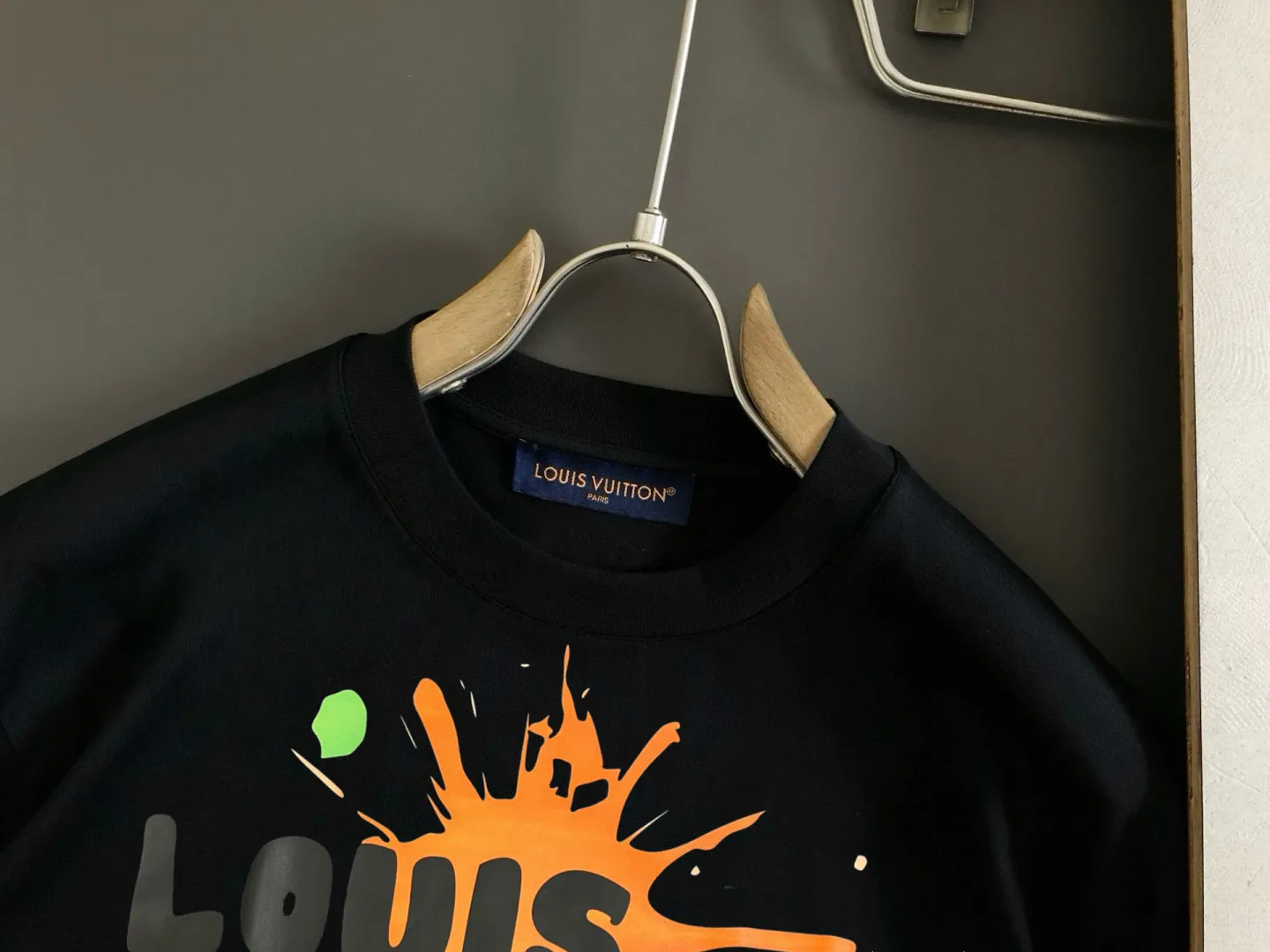 LOUIS VUITTON 白 グラフィックTシャツ - 画像 (7)