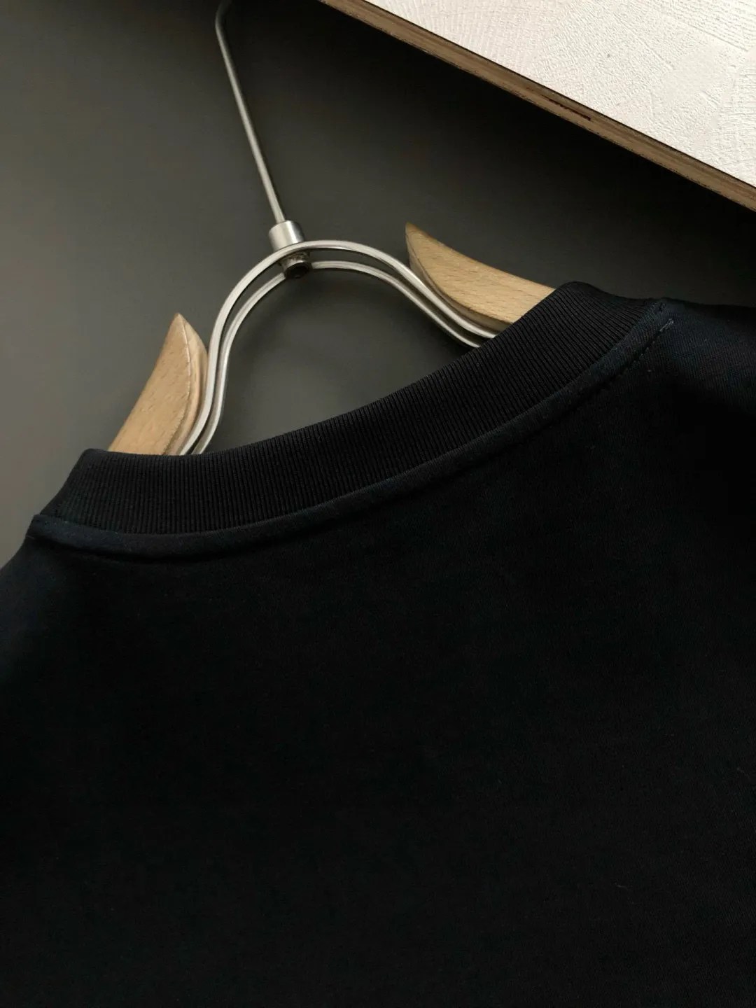 LOUIS VUITTON 白 グラフィックTシャツ - 画像 (10)