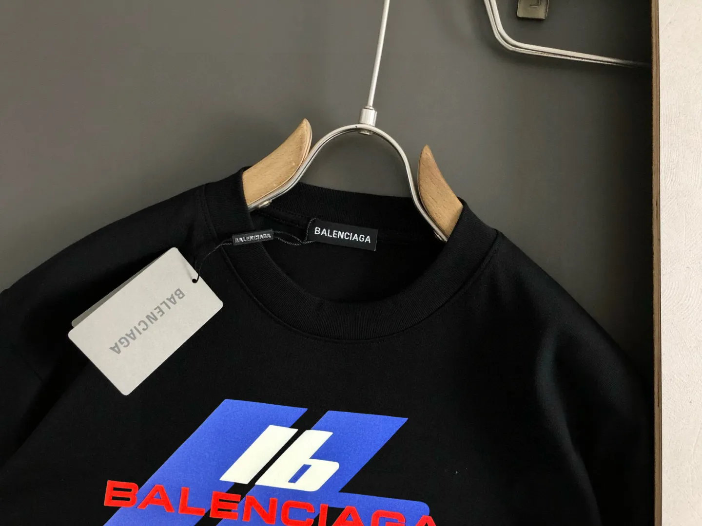 Balenciaga 2025SS ブラックロゴTシャツ - 画像 (3)