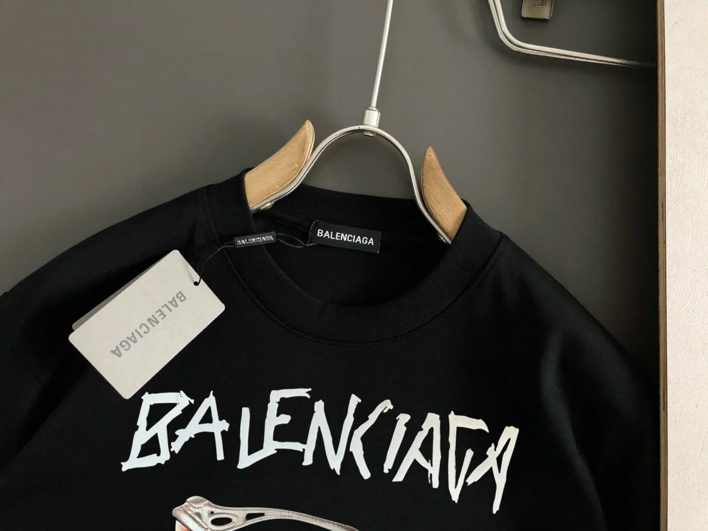 Balenciaga 黒 グラフィックTシャツ - 画像 (3)