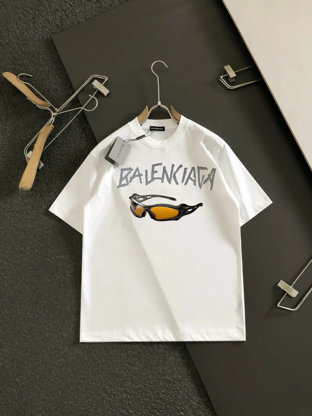 Balenciaga 黒 グラフィックTシャツ - 画像 (7)