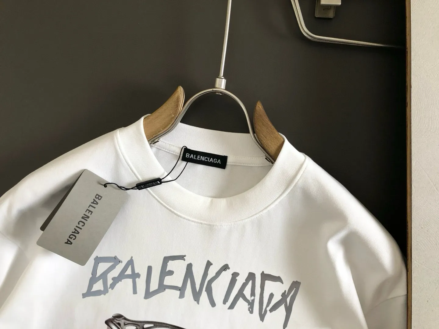 Balenciaga 黒 グラフィックTシャツ - 画像 (8)