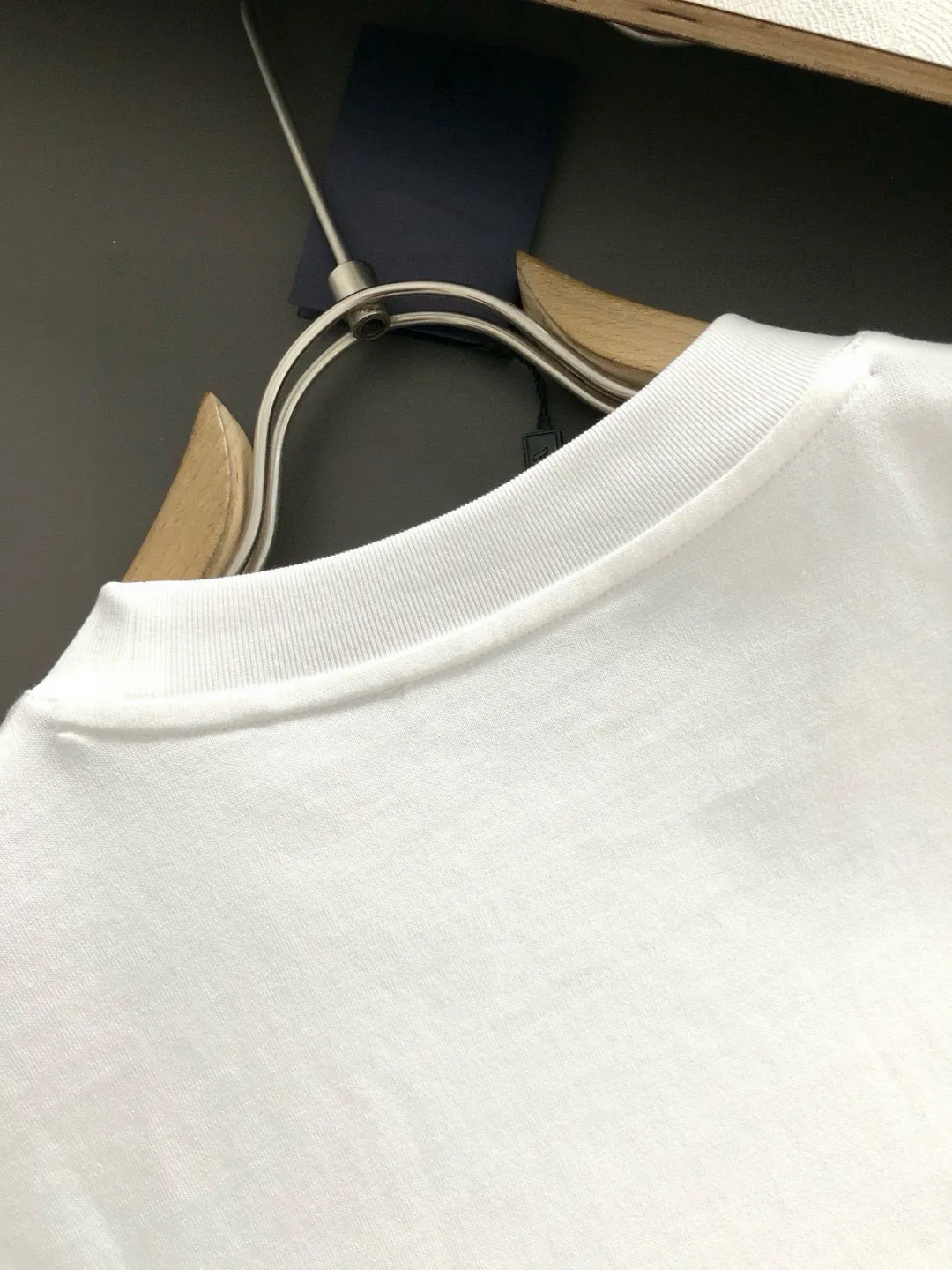 Christian Dior 黒 ロゴTシャツ 2025SS - 画像 (8)