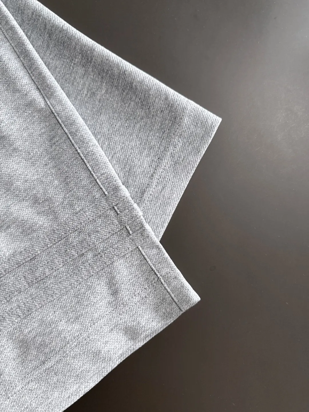 Moncler 2025 夏の新スタイル グレーショーツ - 画像 (6)