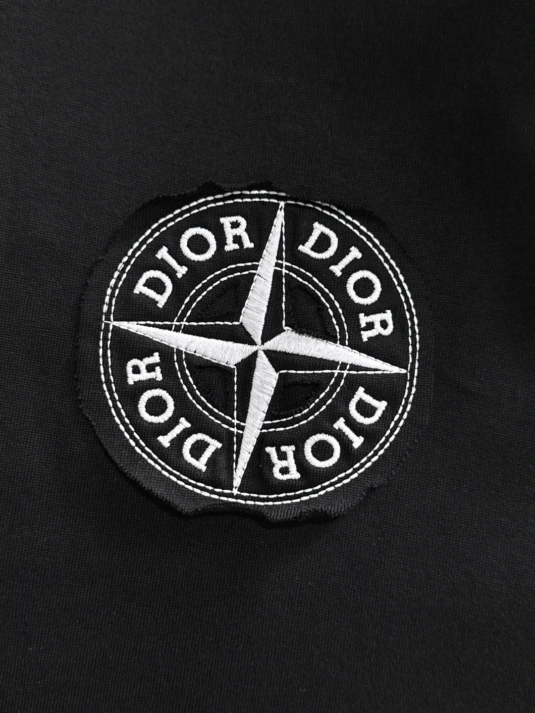 STONE ISLAND 黒 Tシャツ サイズ - 画像 (6)