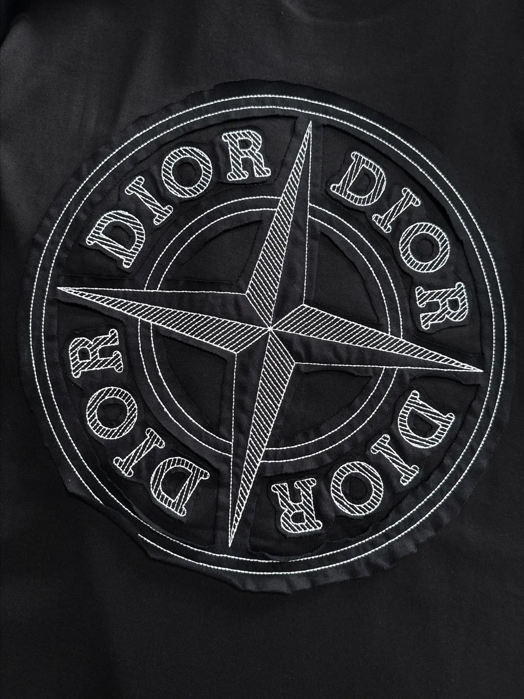 STONE ISLAND 黒 Tシャツ サイズ - 画像 (7)