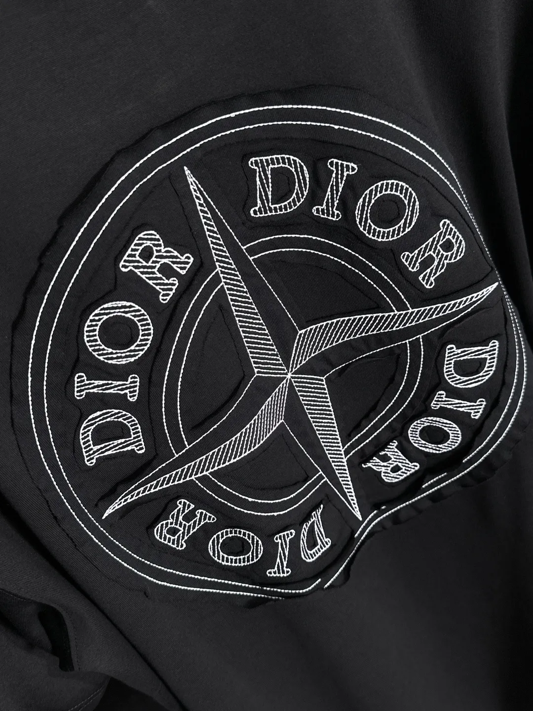 STONE ISLAND 黒 Tシャツ サイズ - 画像 (9)