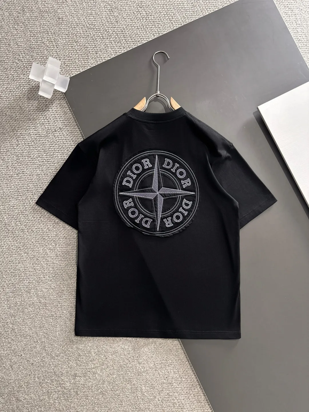 STONE ISLAND 黒 Tシャツ サイズ - 画像 (10)