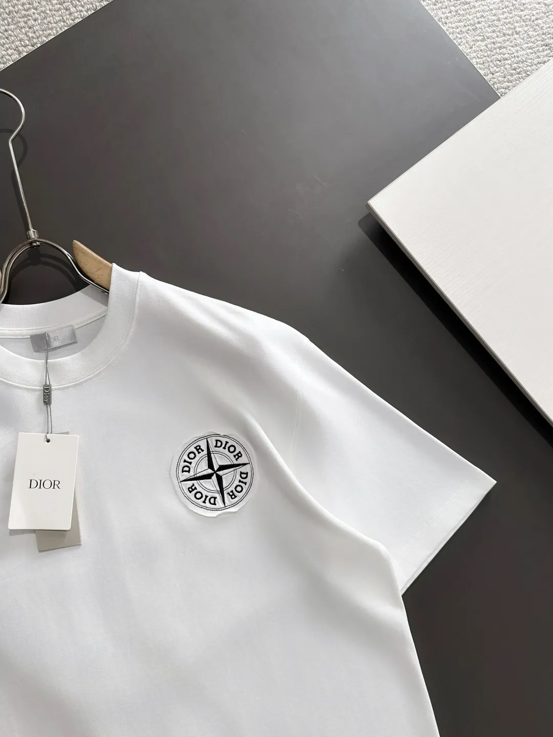STONE ISLAND ホワイト Tシャツ - 画像 (4)