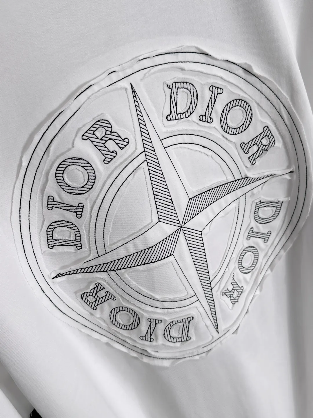 STONE ISLAND ホワイト Tシャツ - 画像 (5)