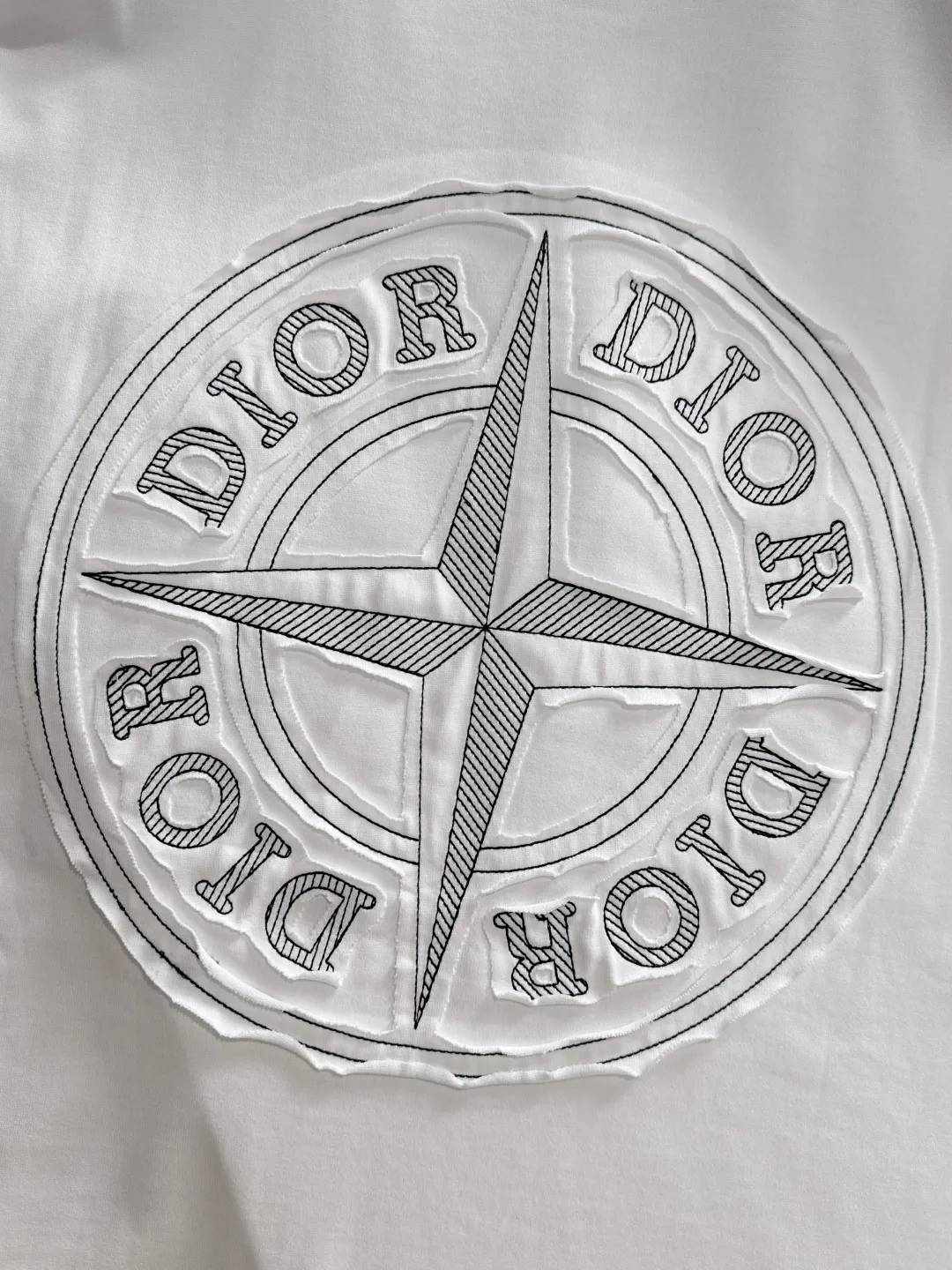 STONE ISLAND ホワイト Tシャツ - 画像 (8)