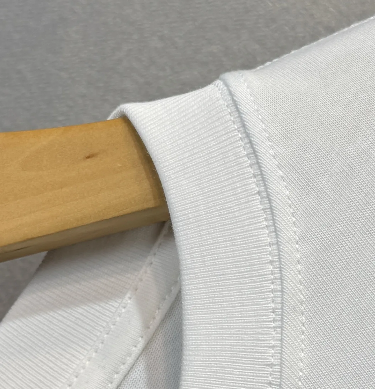 STONE ISLAND 白黒 シンプルTシャツ - 画像 (5)