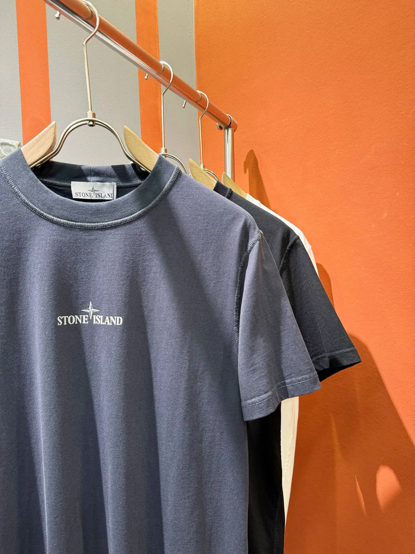 STONE ISLAND グレー Tシャツ 2025春夏 - 画像 (4)