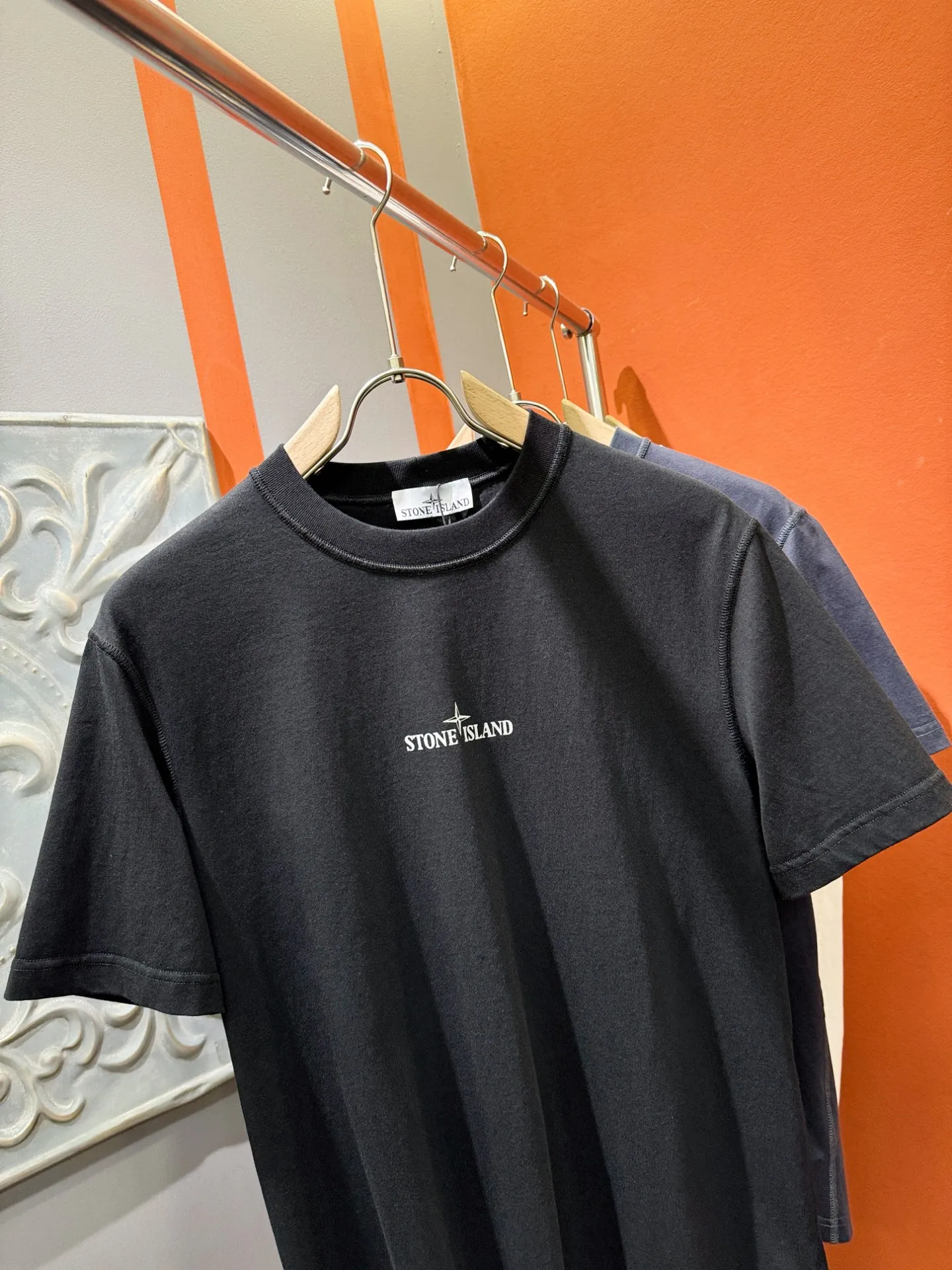 STONE ISLAND 黒 Tシャツ - 画像 (3)