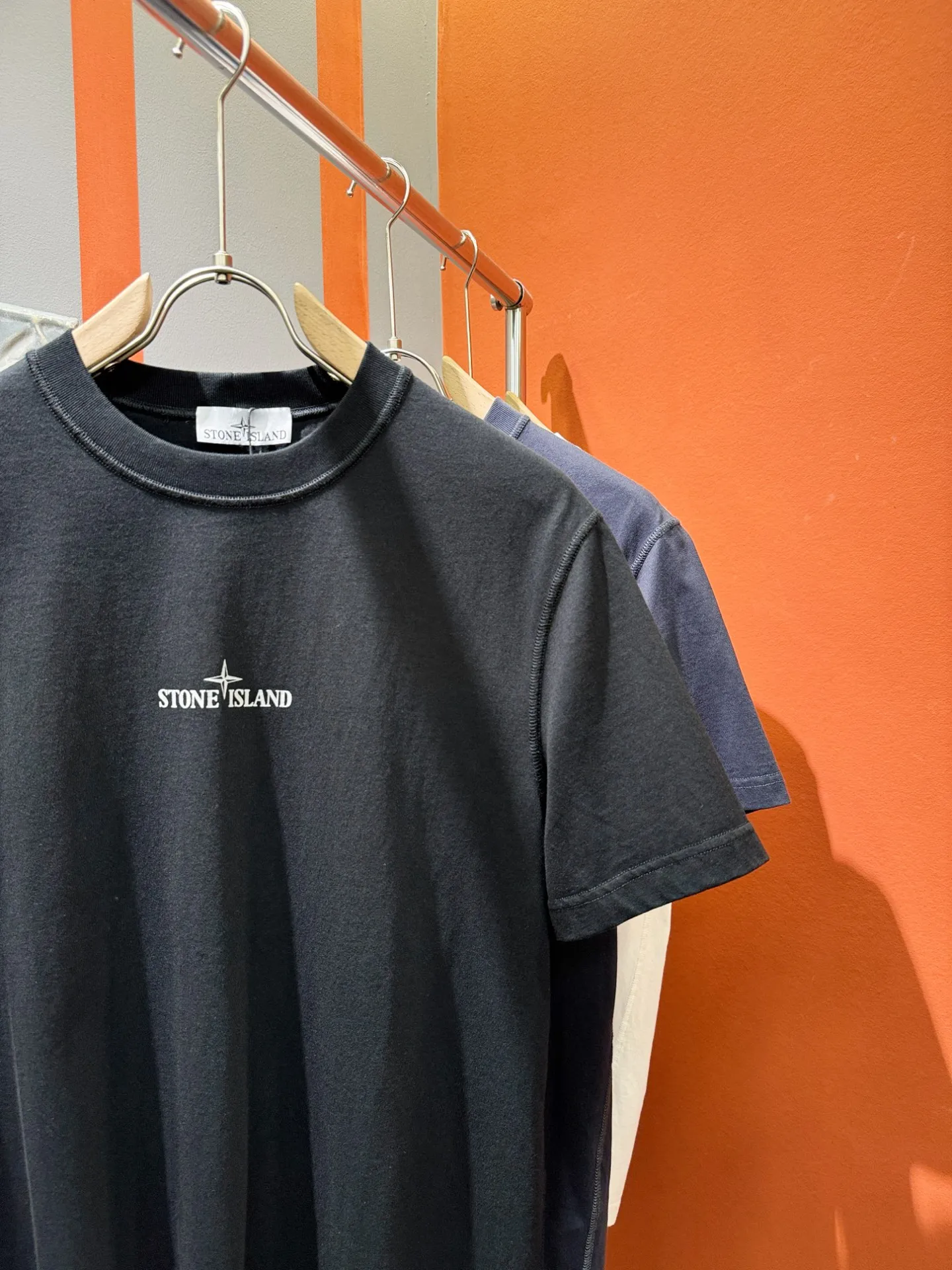 STONE ISLAND 黒 Tシャツ - 画像 (4)