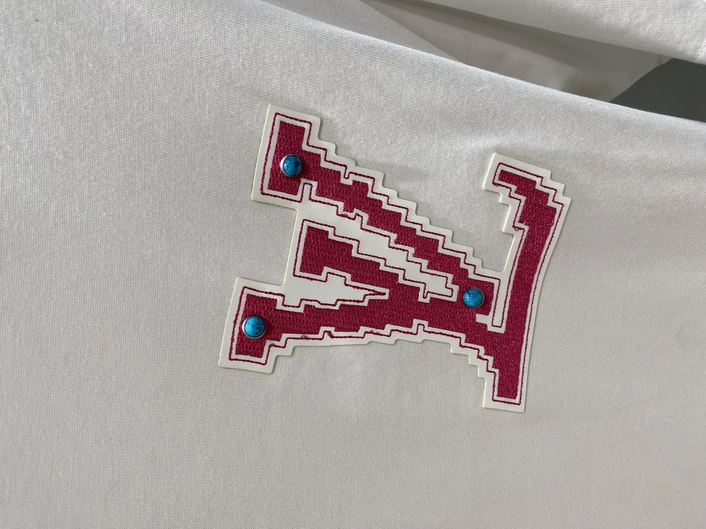 Louis Vuitton 2025新作Tシャツ ホワイト ロゴ入り - 画像 (5)