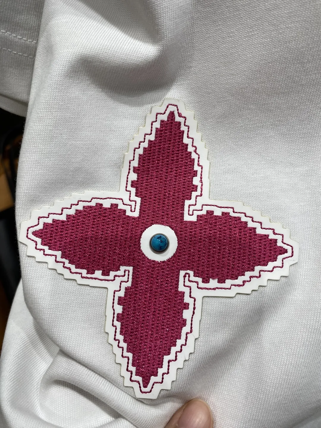 Louis Vuitton 2025新作Tシャツ ホワイト ロゴ入り - 画像 (6)