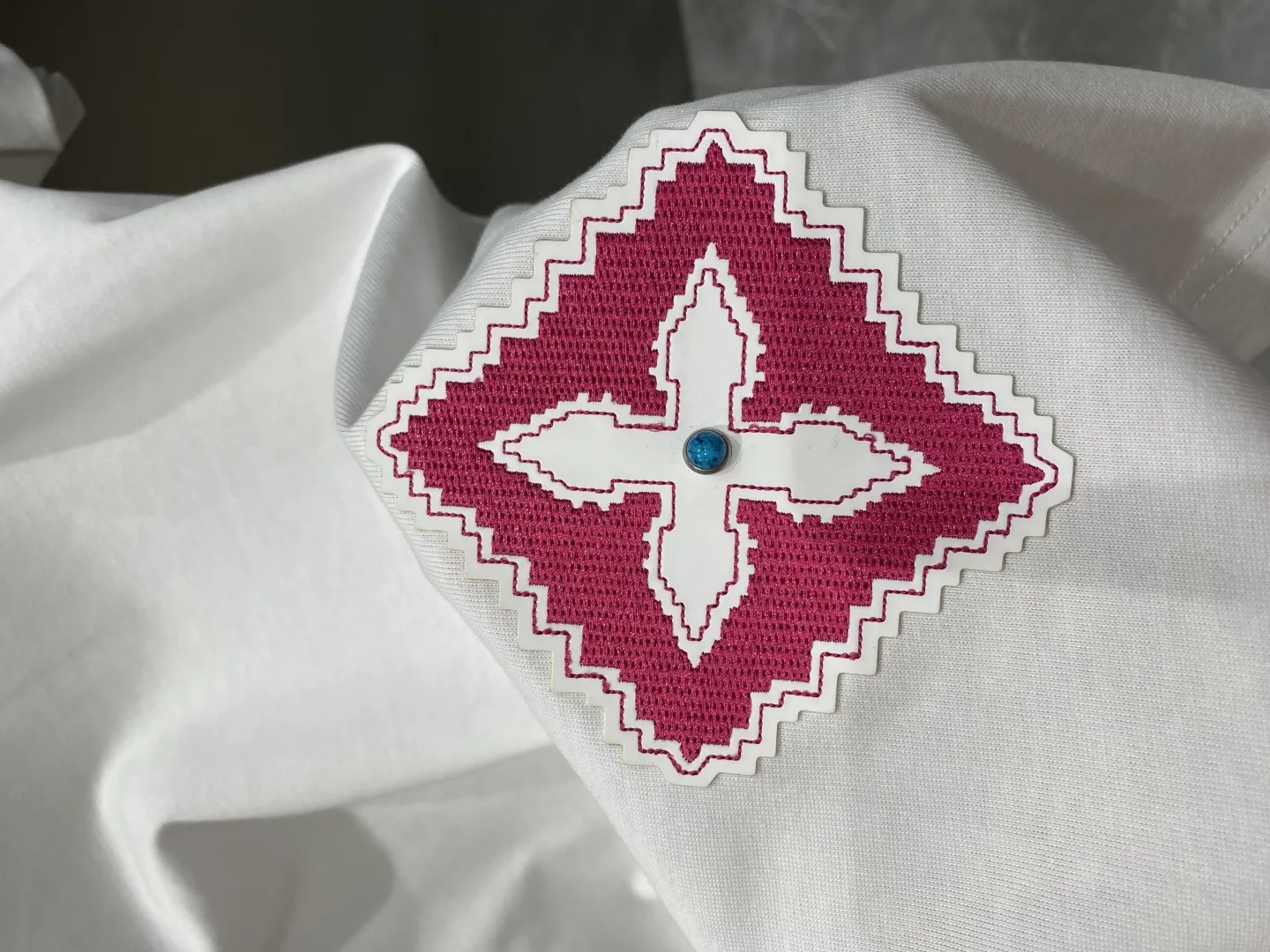 Louis Vuitton 2025新作Tシャツ ホワイト ロゴ入り - 画像 (7)