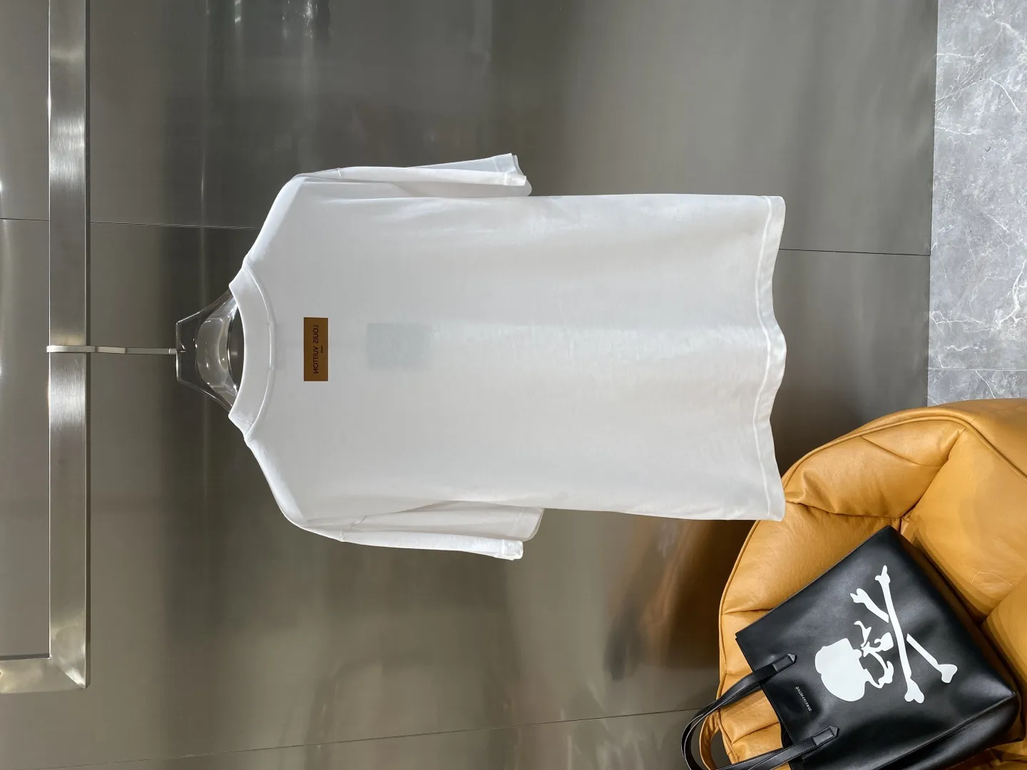 Louis Vuitton 2025新作Tシャツ ホワイト ロゴ入り - 画像 (9)