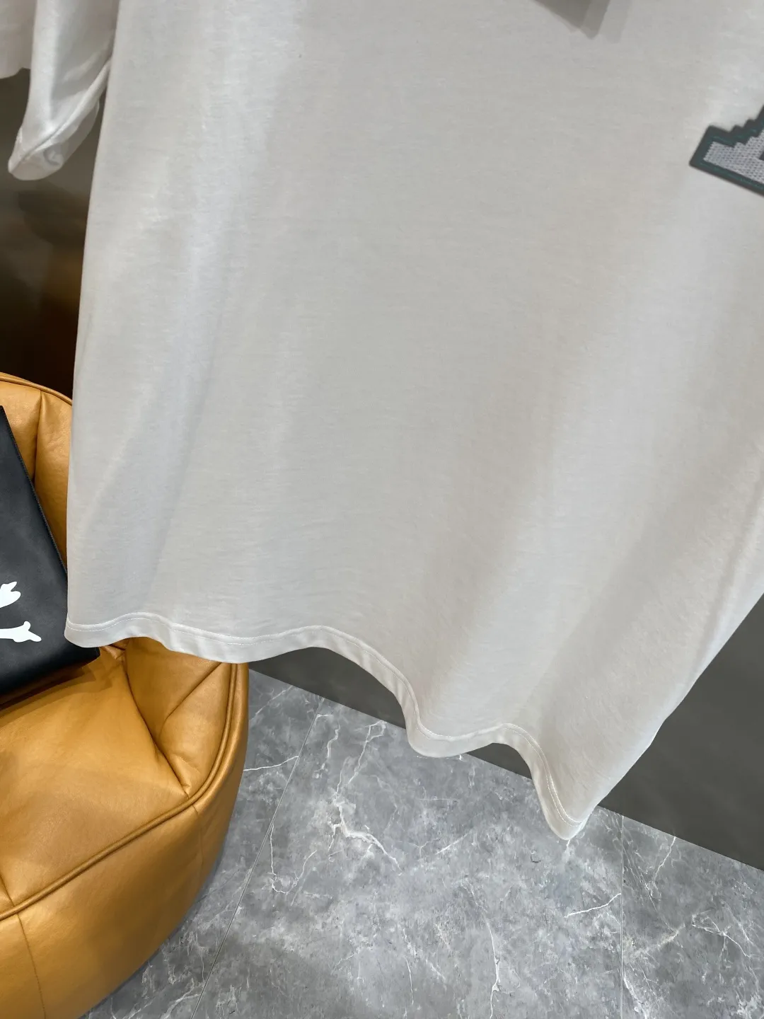 Louis Vuitton 2025新作Tシャツ ブラック&ホワイト - 画像 (7)