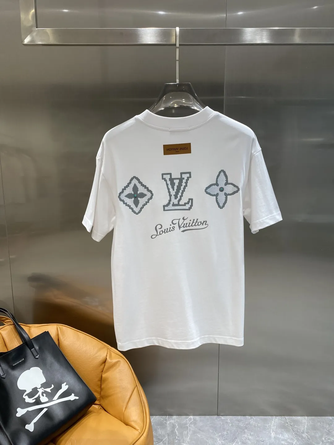 Louis Vuitton 2025新作Tシャツ ブラック&ホワイト - 画像 (8)