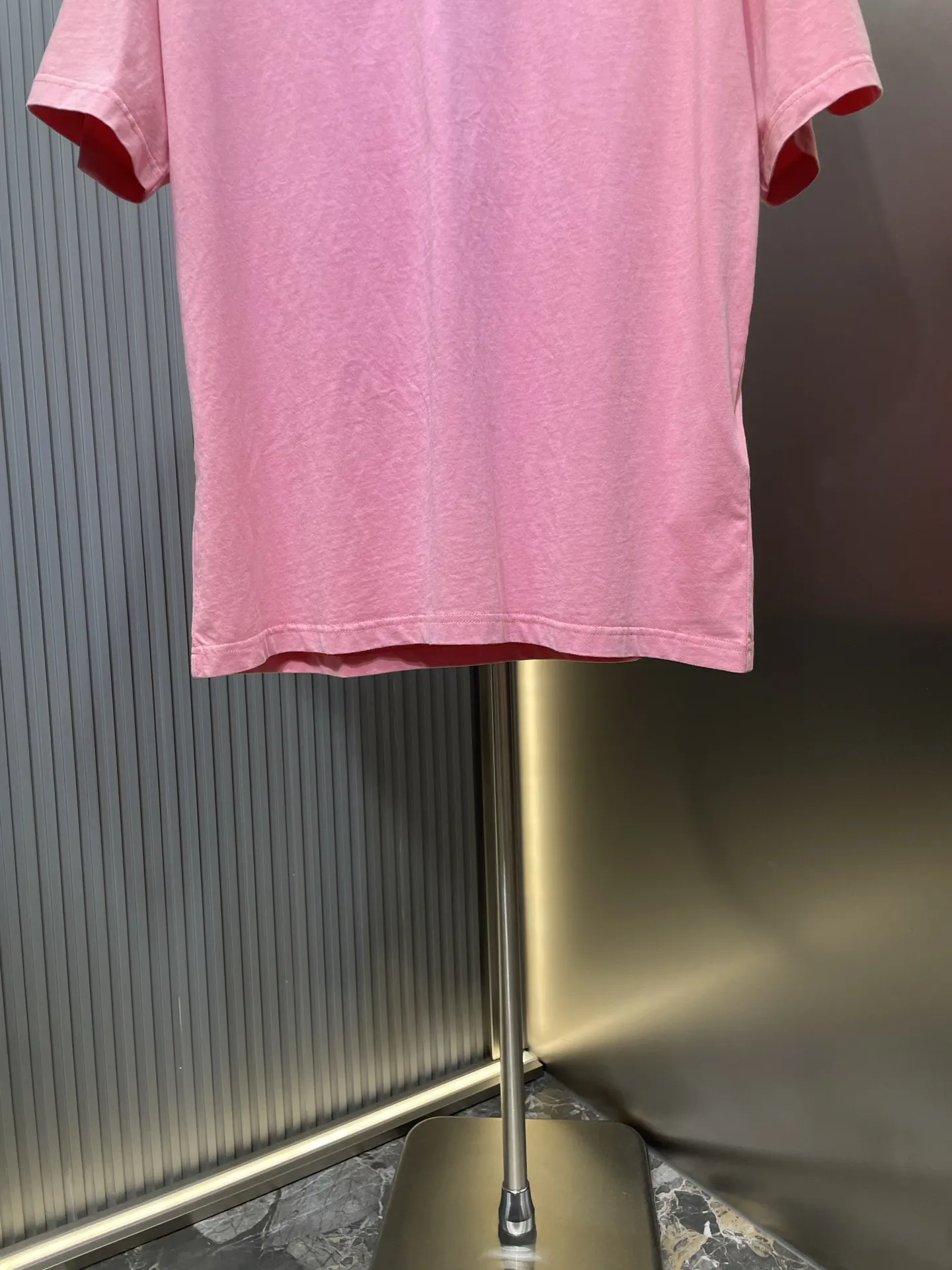 Louis Vuitton ピンク刺繍Tシャツ - 画像 (5)