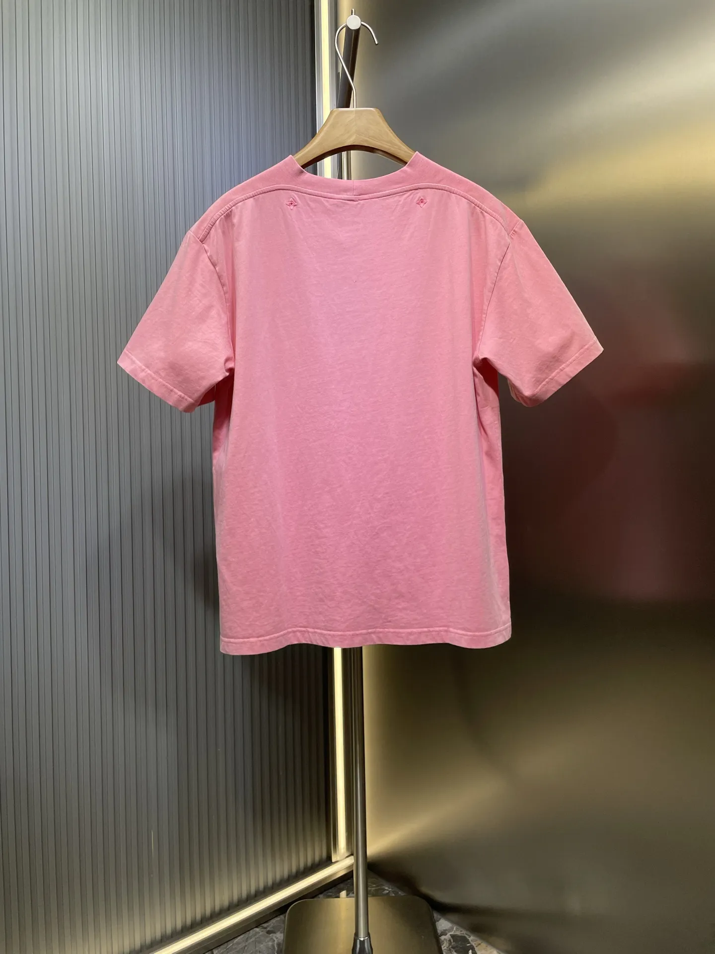 Louis Vuitton ピンク刺繍Tシャツ - 画像 (6)