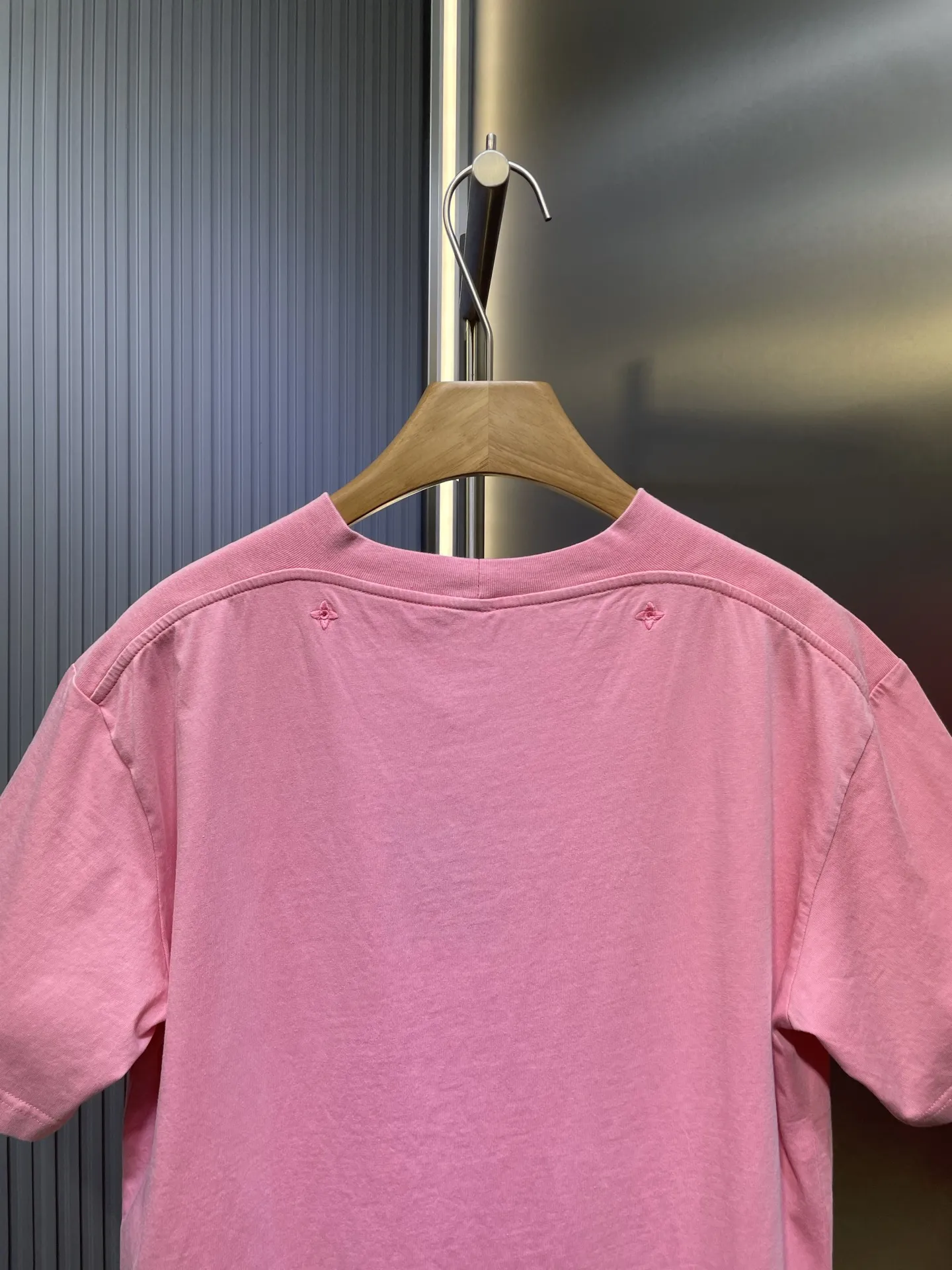 Louis Vuitton ピンク刺繍Tシャツ - 画像 (7)
