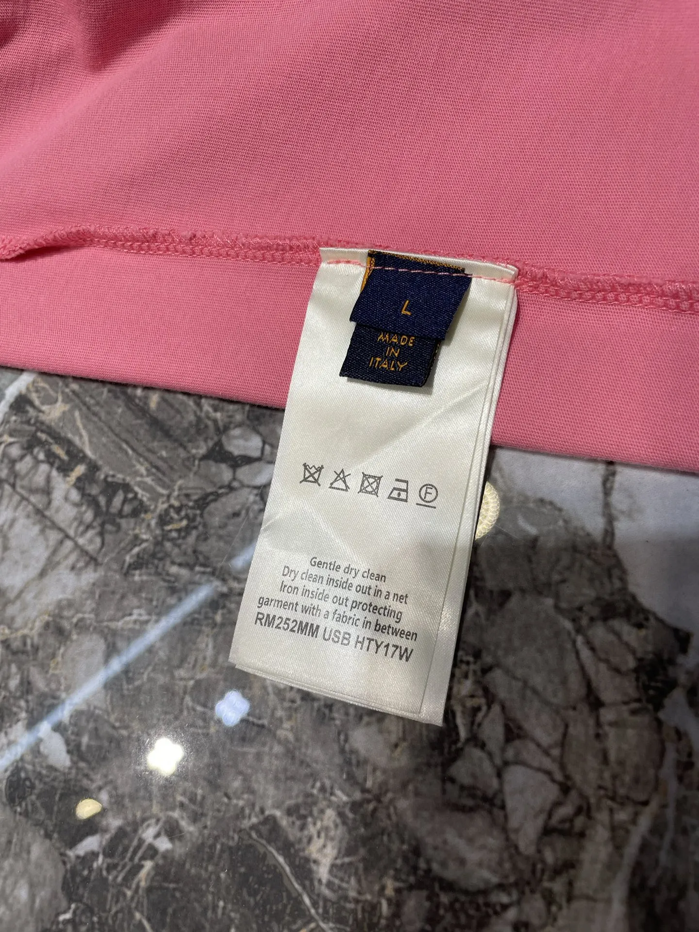 Louis Vuitton ピンク刺繍Tシャツ - 画像 (10)