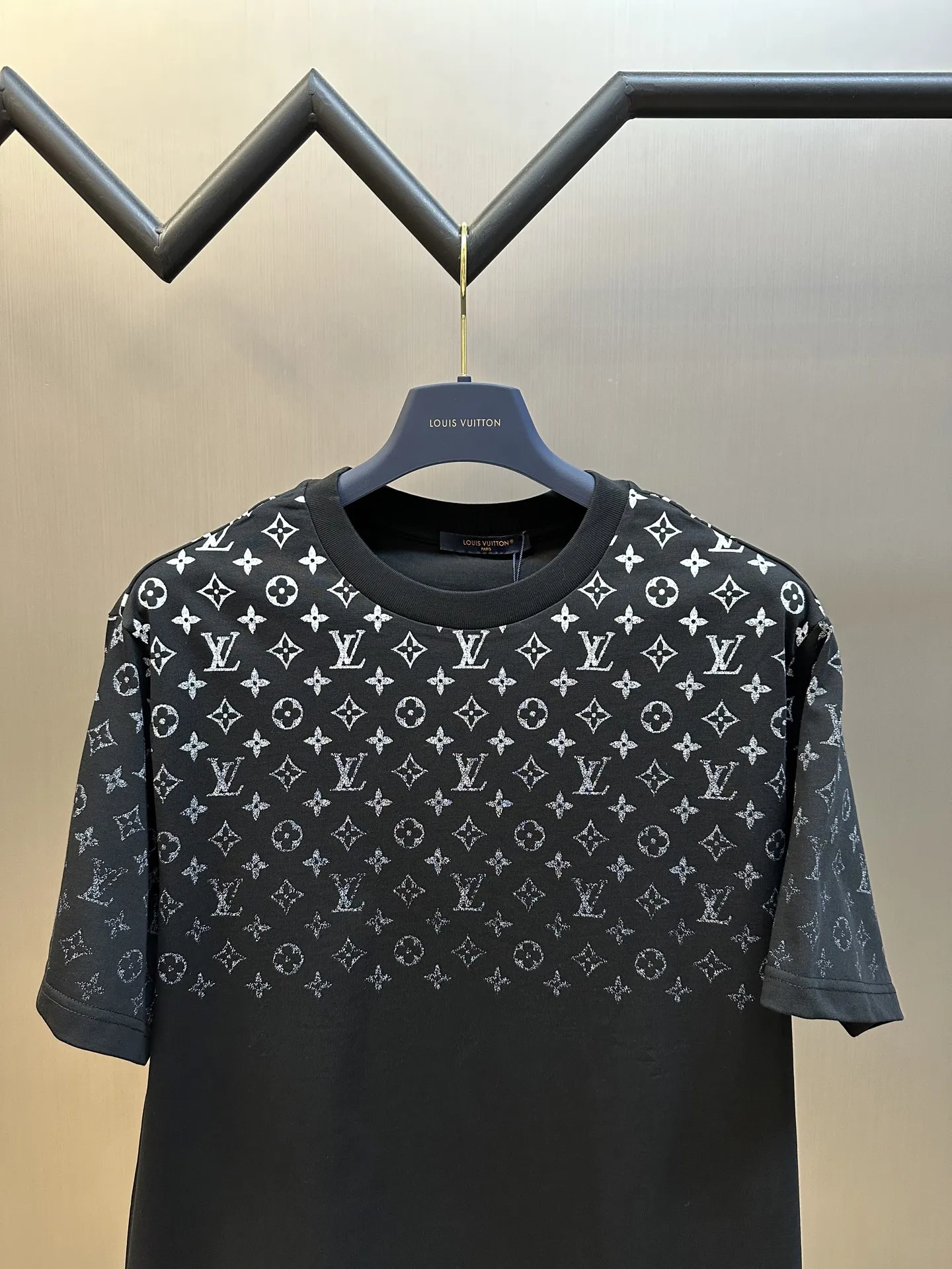 Louis Vuitton 黒 グラデーション柄Tシャツ - 画像 (3)