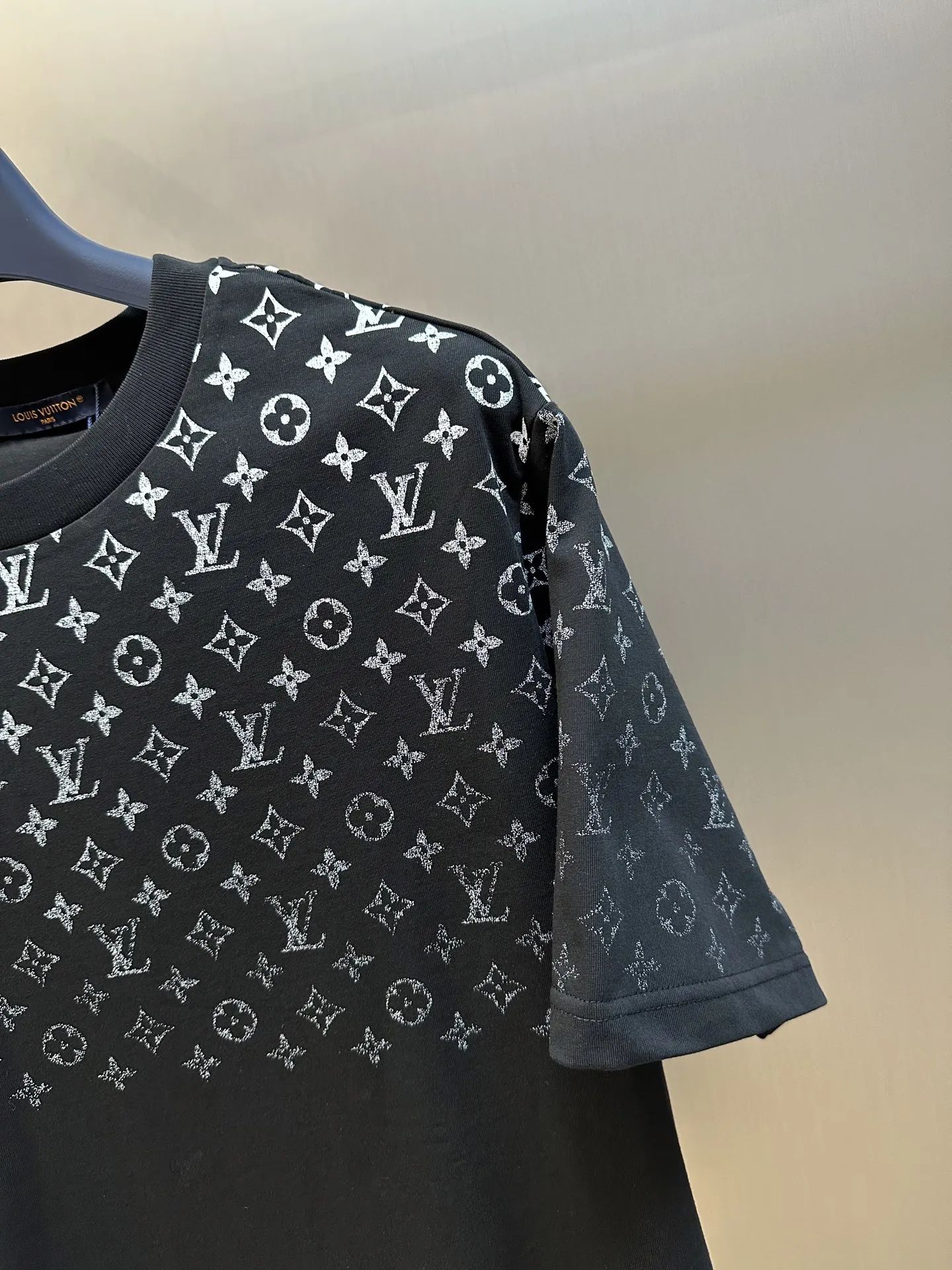 Louis Vuitton 黒 グラデーション柄Tシャツ - 画像 (4)