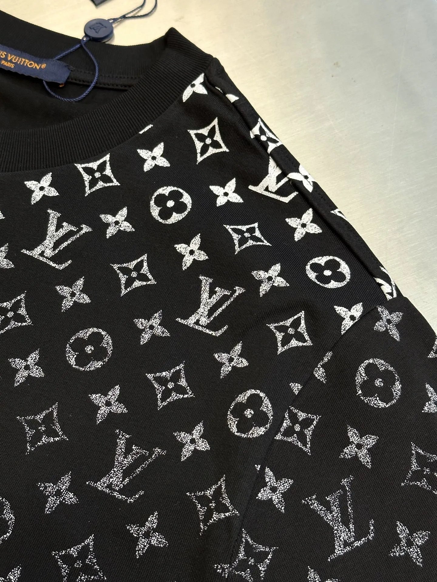 Louis Vuitton 黒 グラデーション柄Tシャツ - 画像 (8)