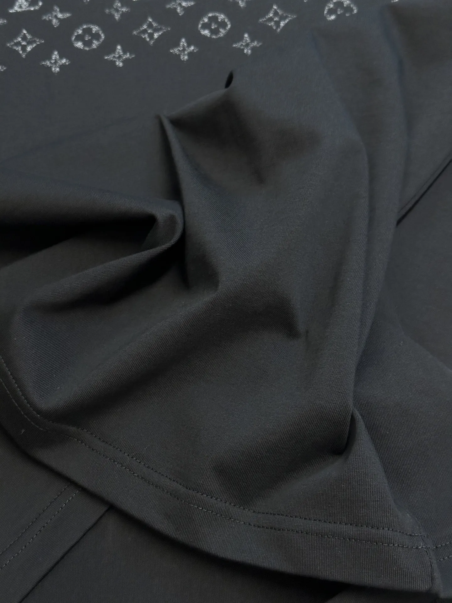 Louis Vuitton 黒 グラデーション柄Tシャツ - 画像 (10)