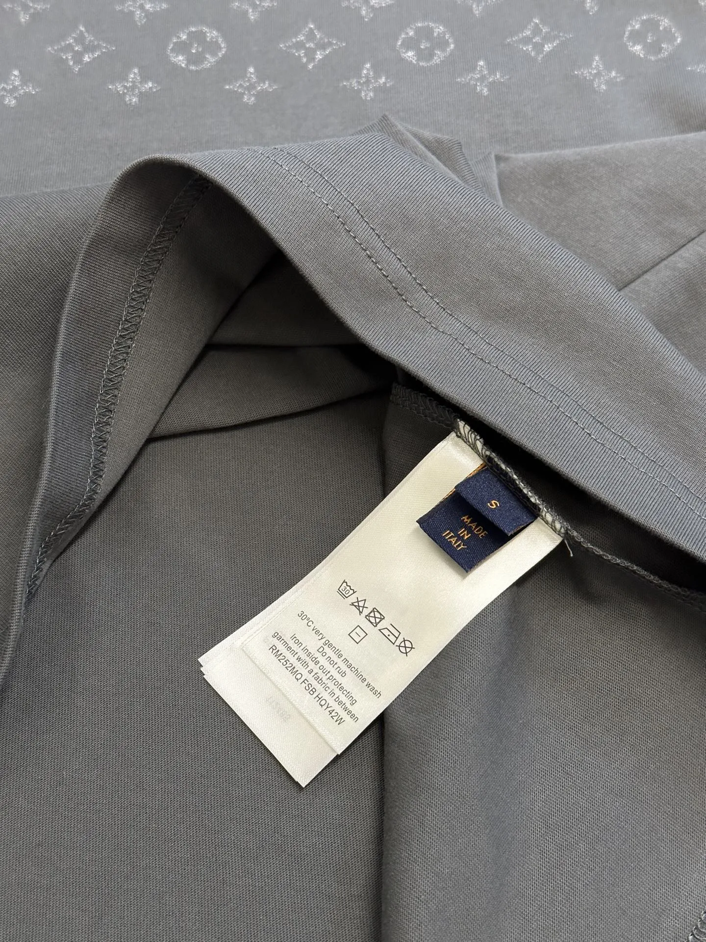 Louis Vuitton グレー グラデーションTシャツ - 画像 (9)